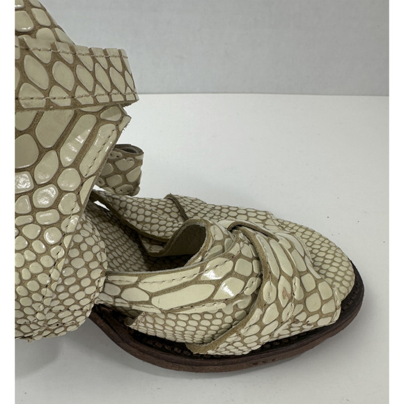 Freebird by Steven Rare Claw Python Snake Heel Sandals Strappy Cream Size 7 EUC - Picture 9 of 16